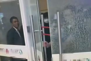 记者：里尔冬窗为约罗标价9000万欧，夏窗出售也希望得到6000万
